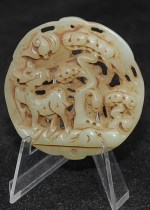 Antike Plaque mit Deer und Bat
